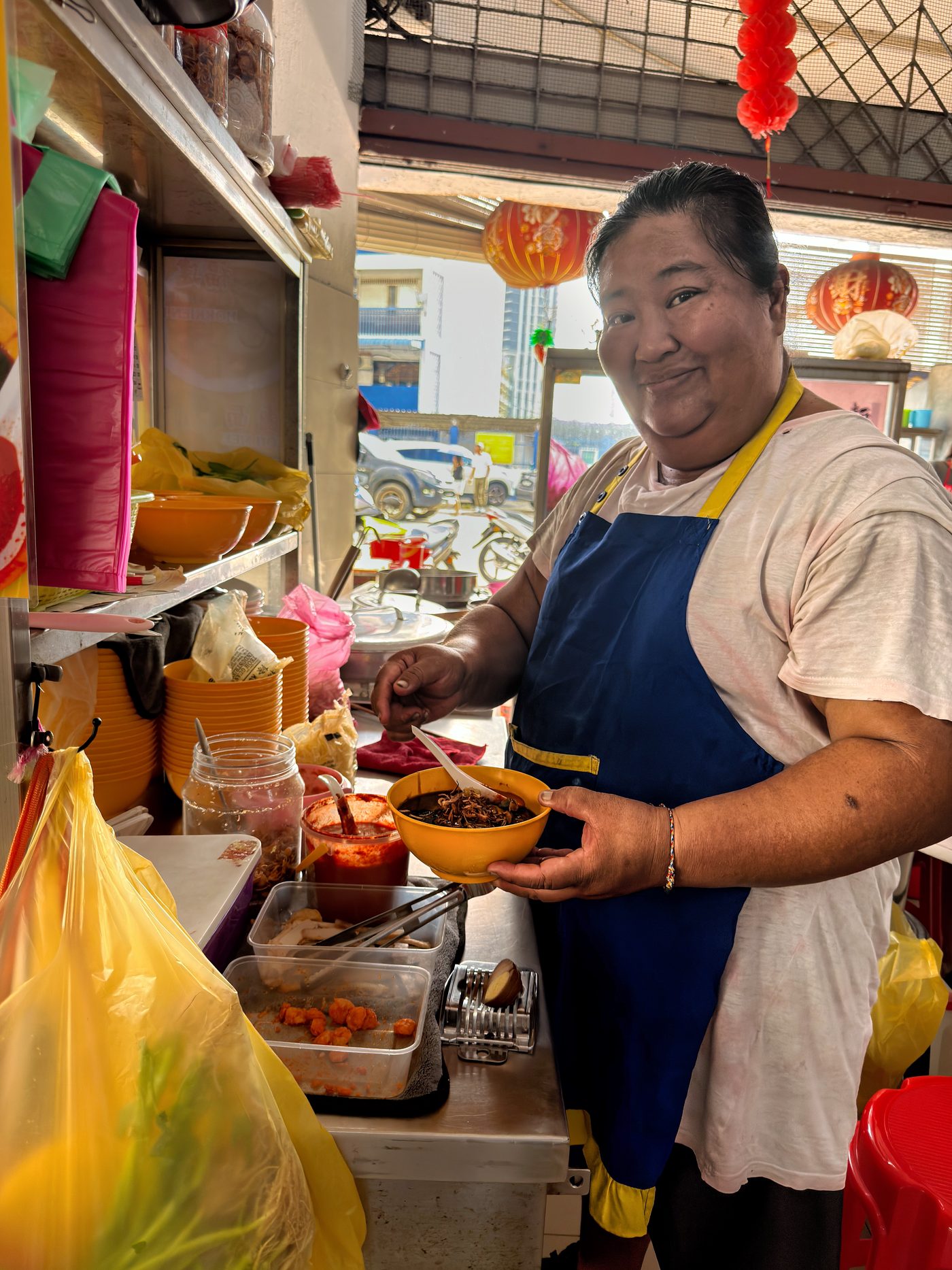 Hawker at Restoran 77 Food Yard with Hokkien Mee